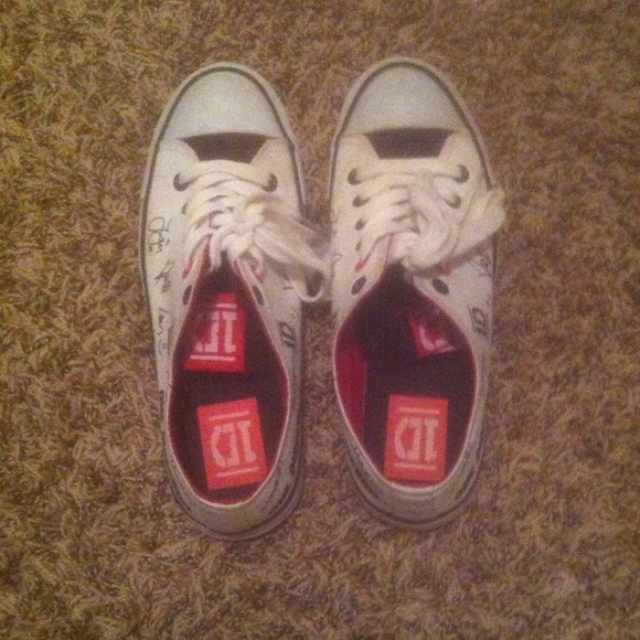 One direction shoes - Picture 3 of 4