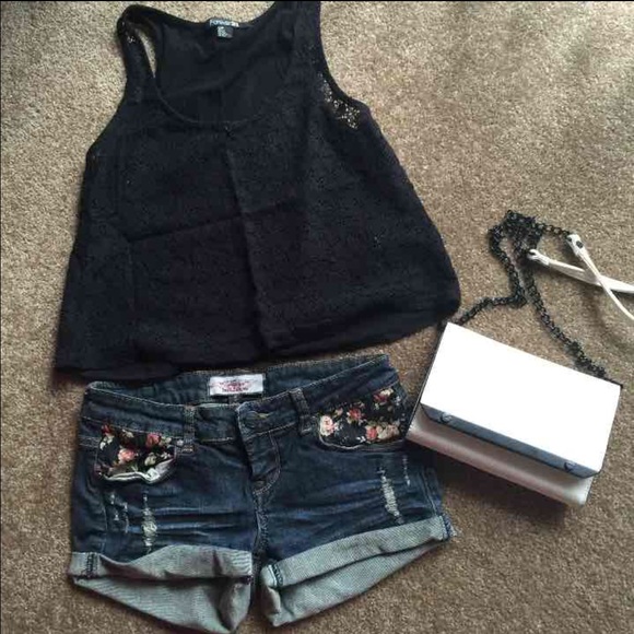 Floral accent short outfit