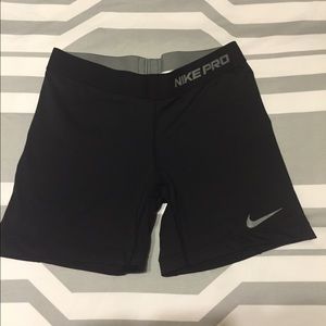 Nike pro shorts size medium