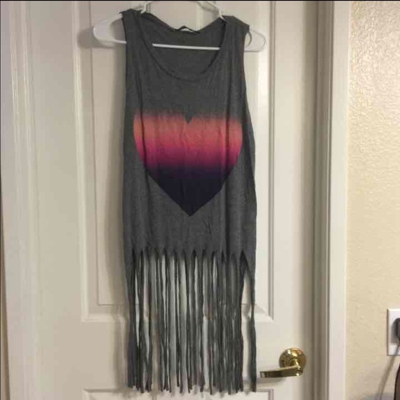 Tops - Hippie heart fringe top