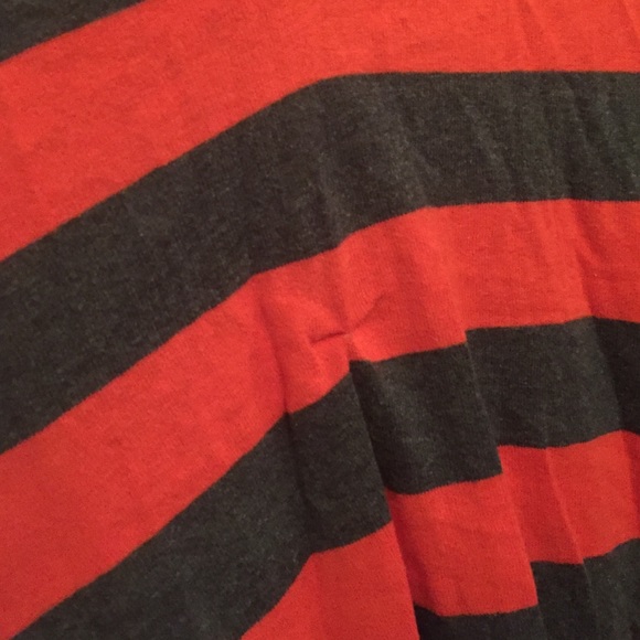 ⚠️SOLD⚠️Orange and grey striped sweater - Picture 2 of 4