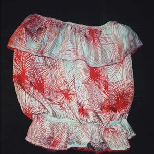 🌺 Strapless cute ruffle top ! 🌺