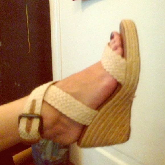 Woven wedges in Size 8