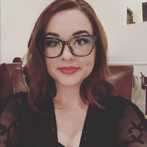 Meet the Posher👋🏼👩🏻 - Picture 2 of 3