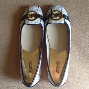 *SOLD* NWOT Michael Kors Flats