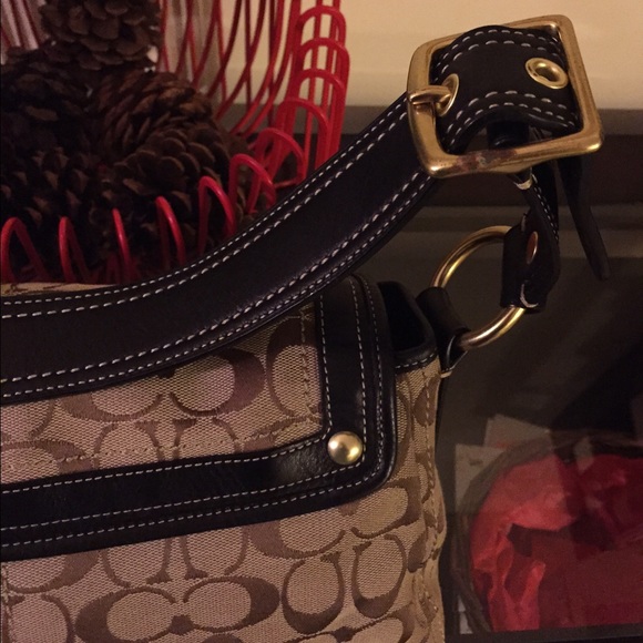 💢SOLD💢 Authentic COACH Signature Hobo - Picture 3 of 4