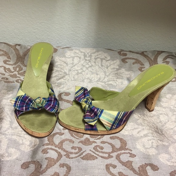 Bandolino plaid bow sandals !! Perfect for summer!