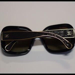 Chanel sunglasses  5270 C622/S9 Polarized