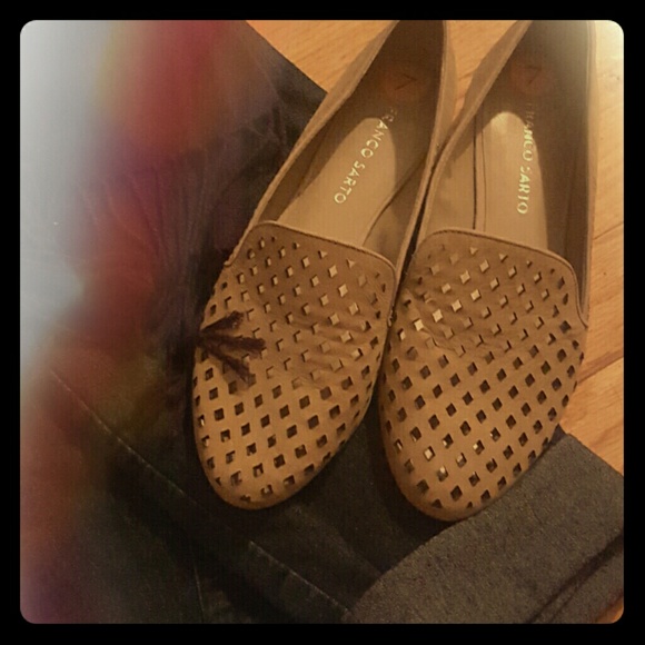 Tan causal suede like flats