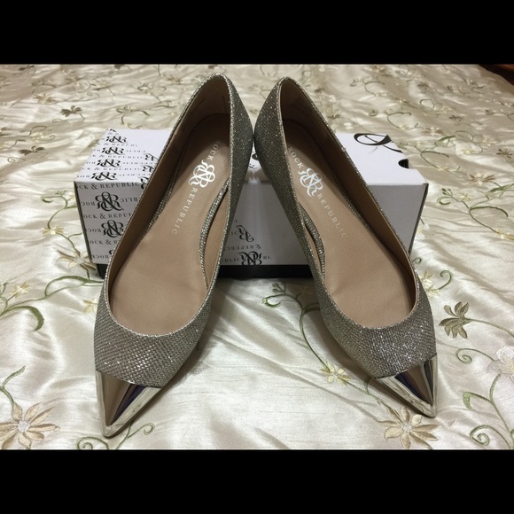 Rock and Republic Silver (Flat) Size 7M