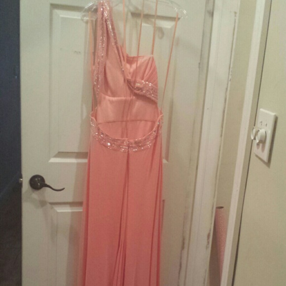 Beautiful long  Salmon cache dress - Picture 3 of 4