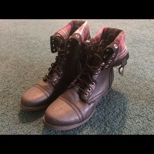 Brand new combat boots!