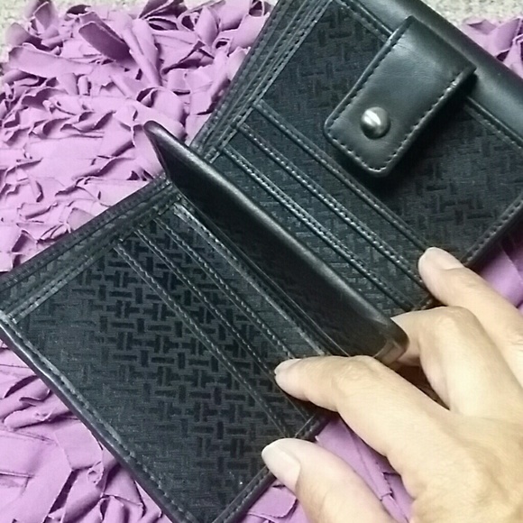 Talbots black bifold wallet - Picture 4 of 4