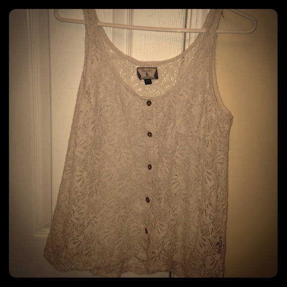 Size M volcom T - Picture 1 of 3
