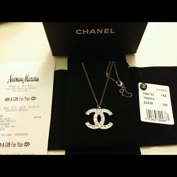 Authentic NWT Chanel Logo Crystal Necklace Pandent - Picture 2 of 4