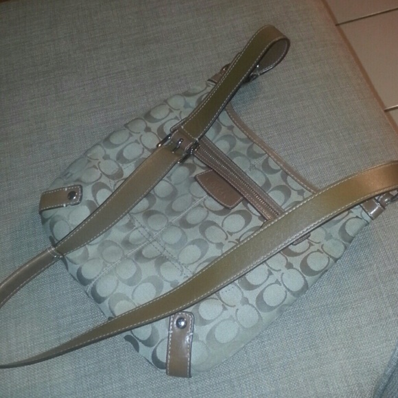 Signature Coach messenger satchel - Picture 2 of 4