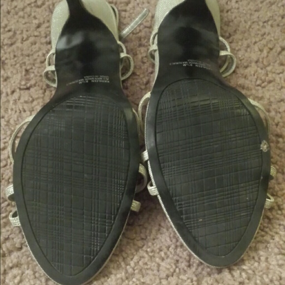 Silver Heels - Picture 2 of 4