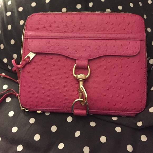 🎉HP🎉Pink Rebecca Minkoff zip up iPad case - Picture 3 of 4