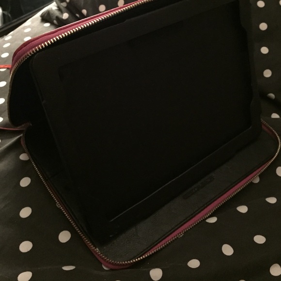 🎉HP🎉Pink Rebecca Minkoff zip up iPad case - Picture 4 of 4