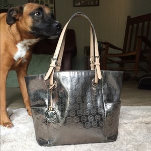 **💎Michael Kors Silver Tote💎** SOLD