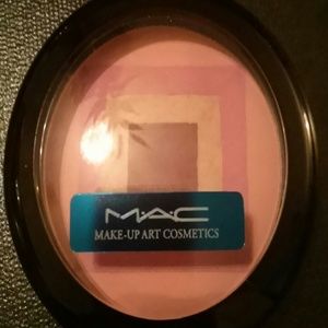 MAC Make-Up Art Cosmetics in Play Around Pink