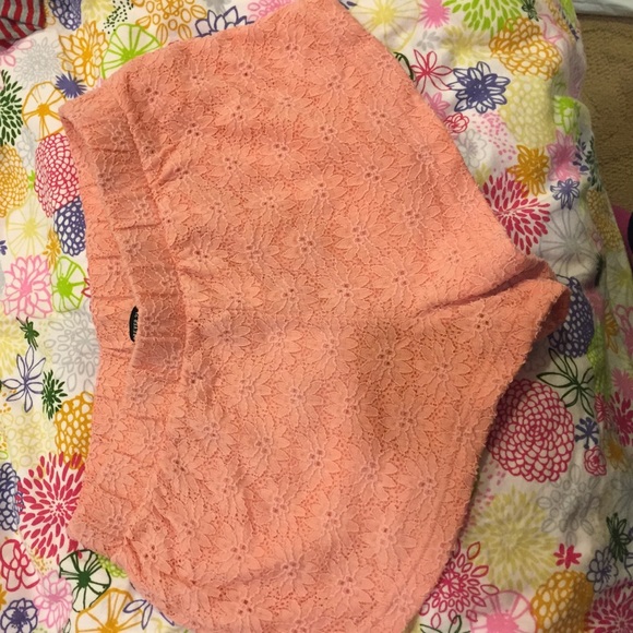 Orange short