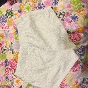 White lace short