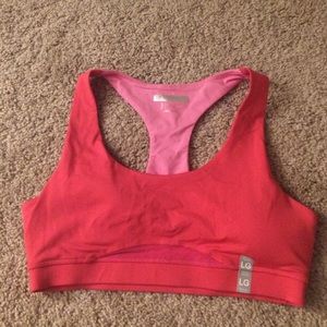 pink sports bra.