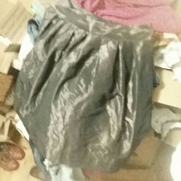 BROWN METALLIC LIKE POOF SKIRT