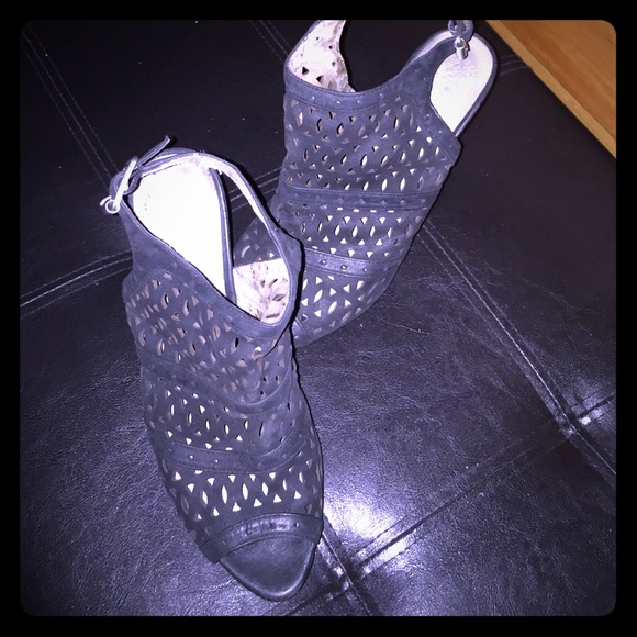 Vincent Camuto Heels