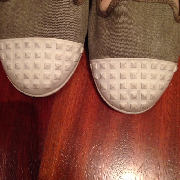 Flats - Picture 2 of 3