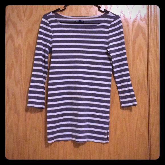 Long sleeve gray and white striped shirt💙