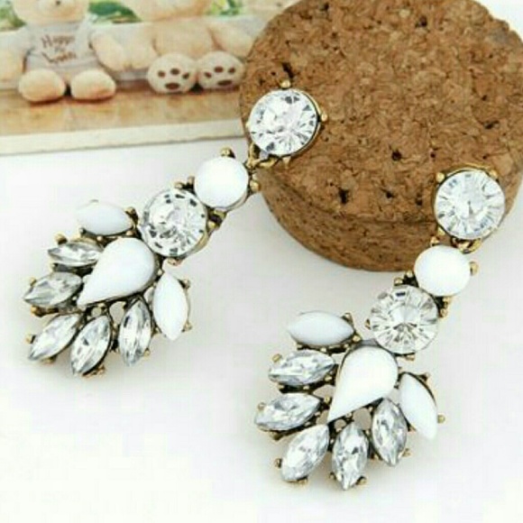 Jewelry - Gorgeous  White and Crystal Earrings