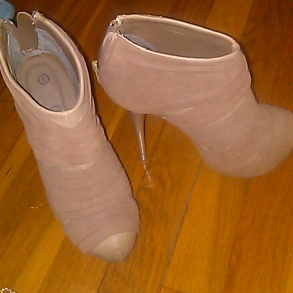 Tan Heels