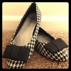 CL by Laundry Houndstooth Flats-size 7