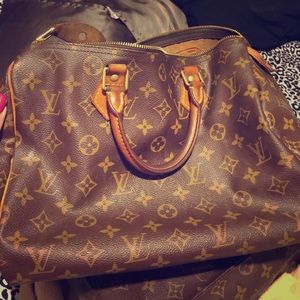 Louis Vuitton Speedy 35