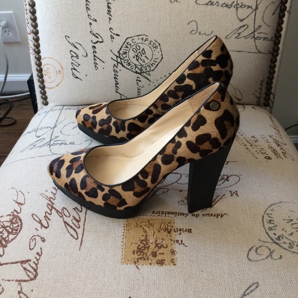 Calvin Klein leopard print pumps