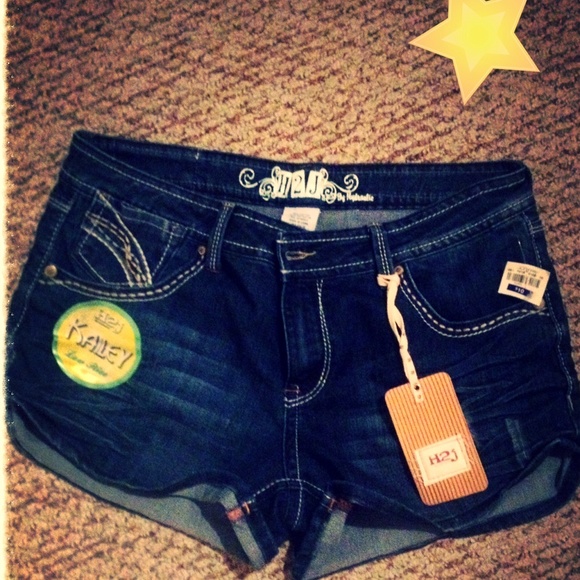 Short shorts! 👊