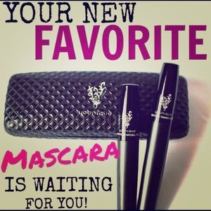 moodstruck by younique 3D fiberlashes mascara