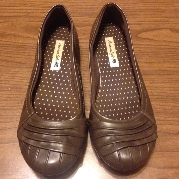 Flat shoe