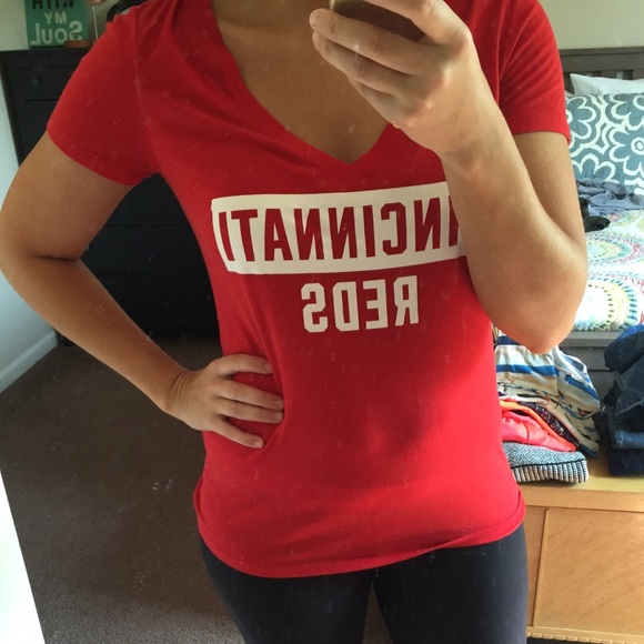 Cincinnati Reds pink brand shirt