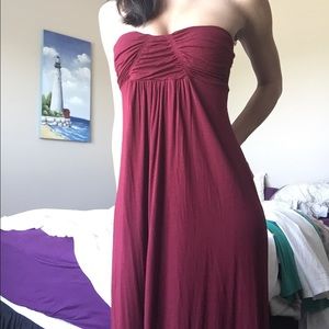 Full tilt super cute maroon maxi dress!