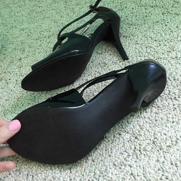 Black cross cross heels - Picture 3 of 3