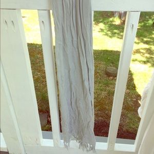 Light gray scarf