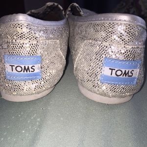 SPARKLY TOMS SIZE 7.5! 💎