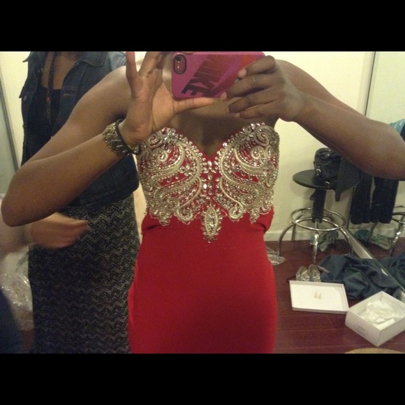 PROM dress!! MUST GO❗️ - Picture 2 of 4