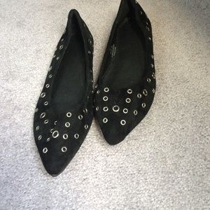 Metal eyelet, pointed flats!