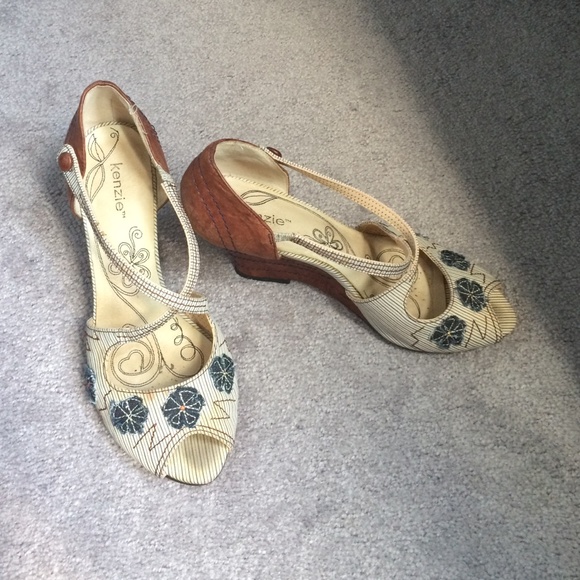 Wedged sandals!