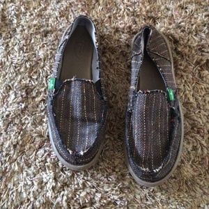 Sanuk sidewalk surfers