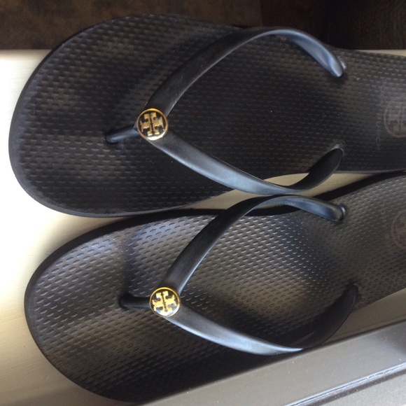 Tory burch beach flip flops